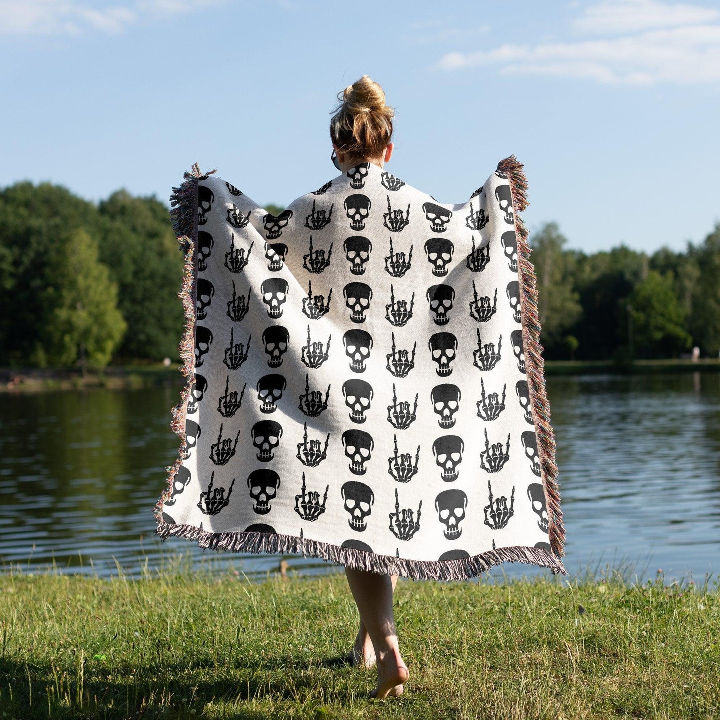 Woven Blanket | Macabre Skull - Artkins Lifestyle